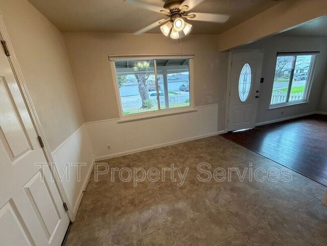 Photo - 2011 Mangrum Ave