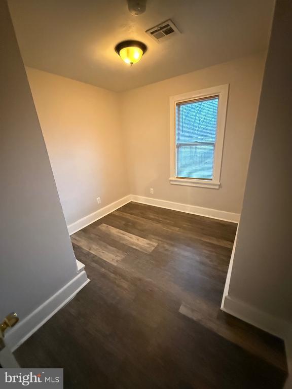 Photo - 7911 Park Ave