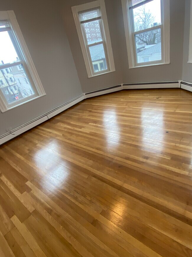 11 Houghton St Unit 2