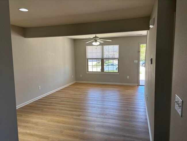 Photo - 4012 Snowy Owl Dr