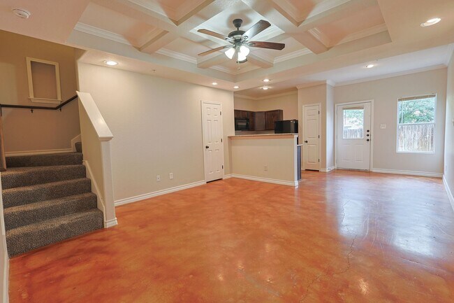 Photo - 3 Bed 2.5 Townhome near Bandera & I-410