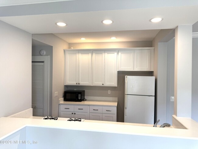 Photo - 1736 Naldo Ave