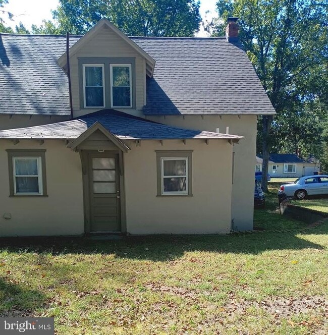 Photo - 11 W Cloverdale Ave