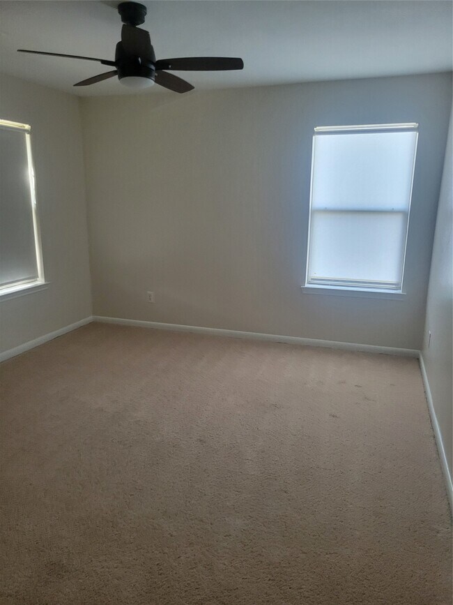 Building Photo - 3903 Brook Garden Ln