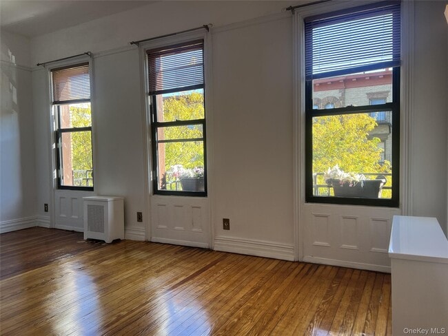 Photo - 102 Kingston Ave