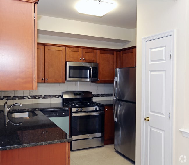 Fair Lawn Commons Apartments For Rent in Fair Lawn, NJ