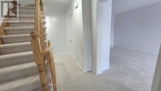 Photo - 3165 Stornoway Cir