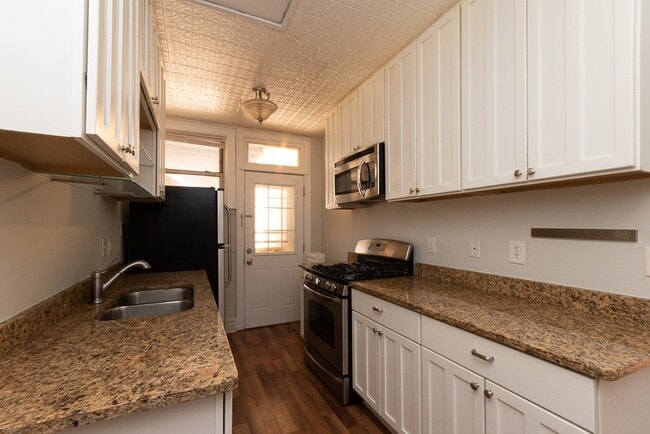 Photo - 547.5 W Surf St Unidad N4