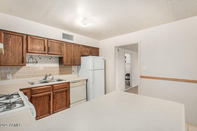 Photo - 516 W 9th St