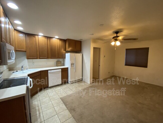 3018 N Loma Vista Dr