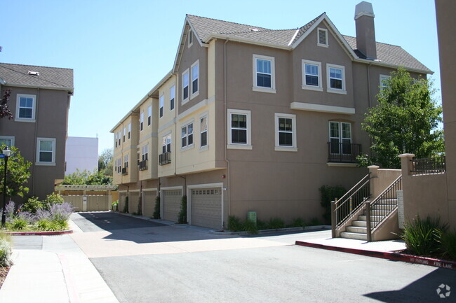 Building Photo - Beautiful Sunnyvale Townhouse!