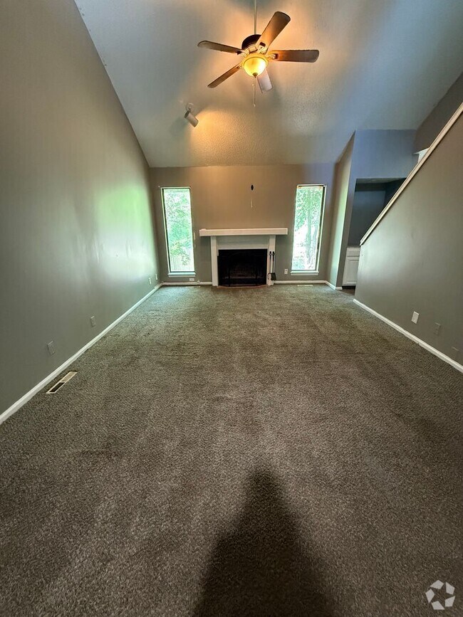 Building Photo - Beautiful East Wichita Duplex Rental
