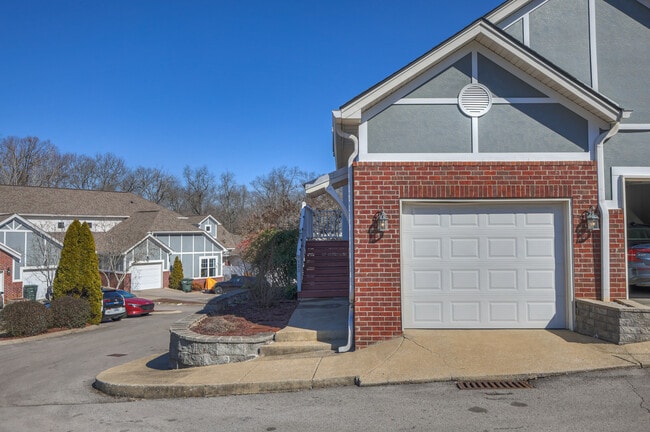 Photo - 922 Bracken Trail