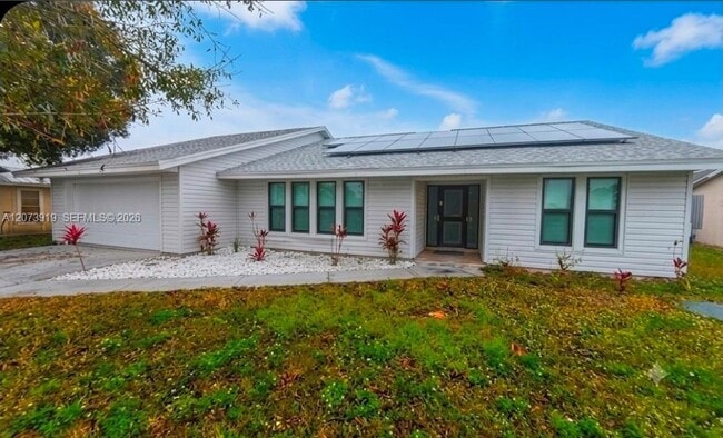 Building Photo - 333 NE Greenbrier Ave