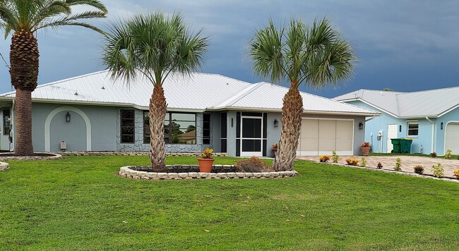 Building Photo - 17026 Edgewater Dr Rental