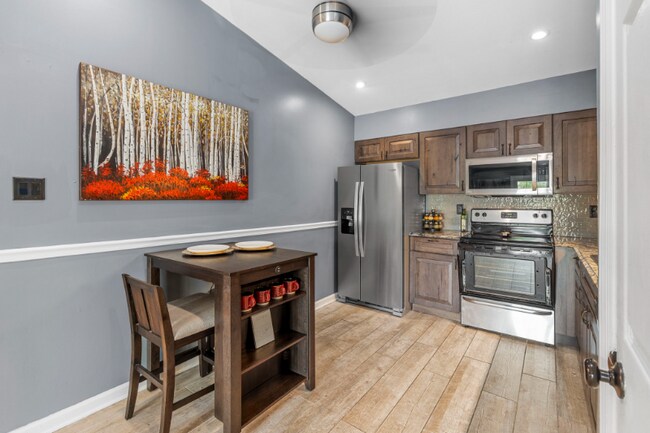 Photo - 905 Hanna Pl Ct Unidad A