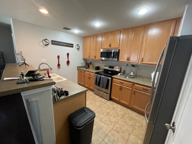 Photo - Lovely well maintained 3 bedroom 2 bath