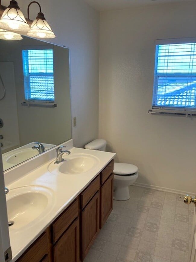 Photo - 302 Willow Bend Dr