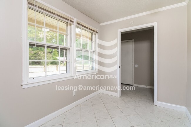 Photo - 713 Frieden St