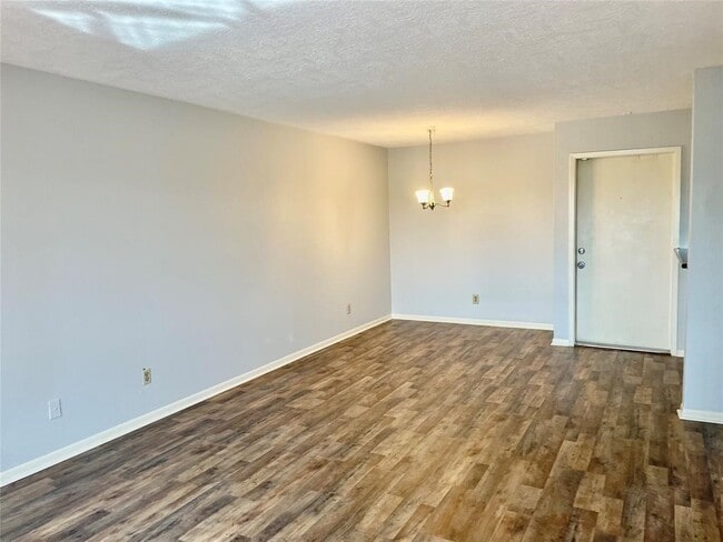 Photo - 3025 Walnut Bend Ln Unidad 38