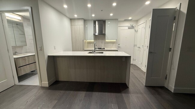 Photo - 488 W 58th Ave