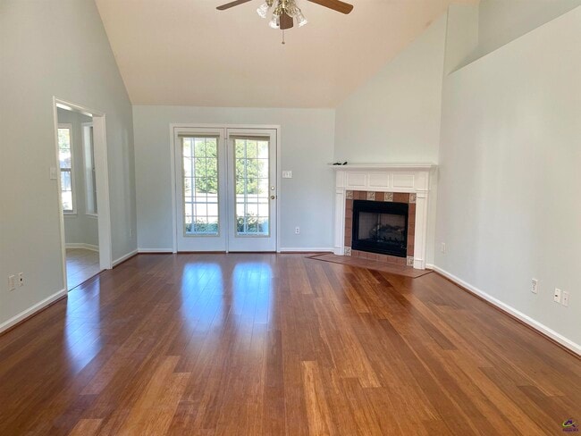 Photo - 205 Ellicott Dr