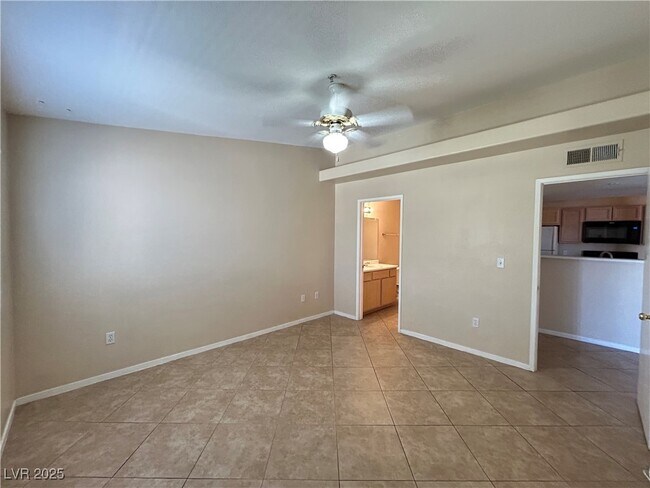 Photo - 950 Seven Hills Dr Unit 725