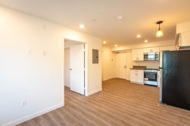 11630-11640 S Main St (110 E. 116th St)