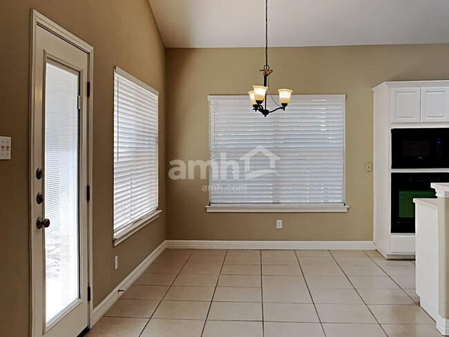 Photo - 14 Sweetwood