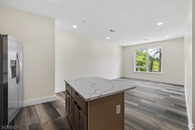 448 S Orange Ave Unit 203