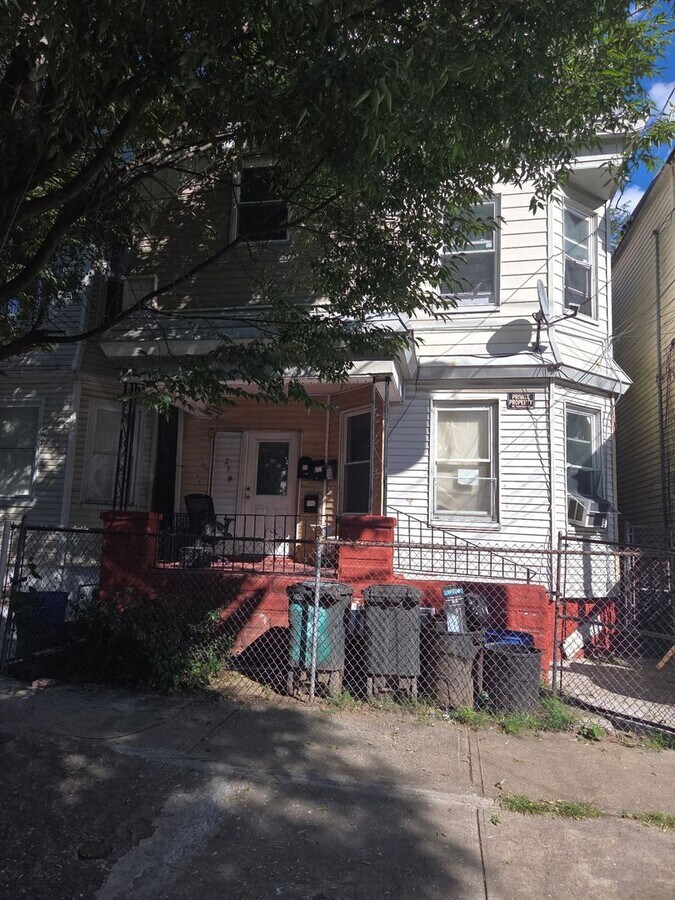 Photo - 239 N 5th St Unidad 1F