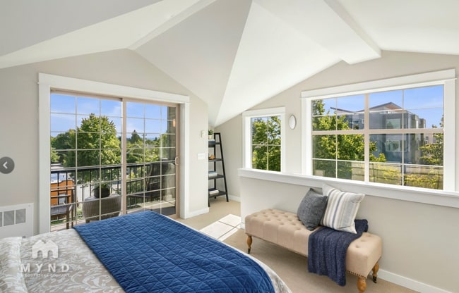 Photo - 5942 California Ave SW