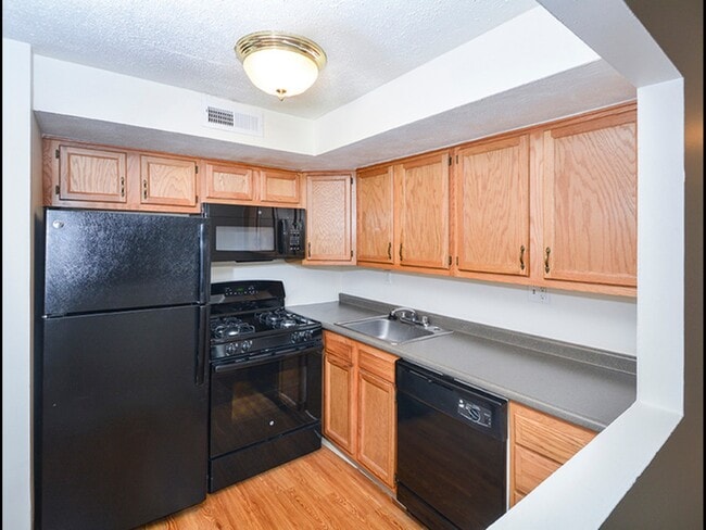 Building Photo - Belmont West