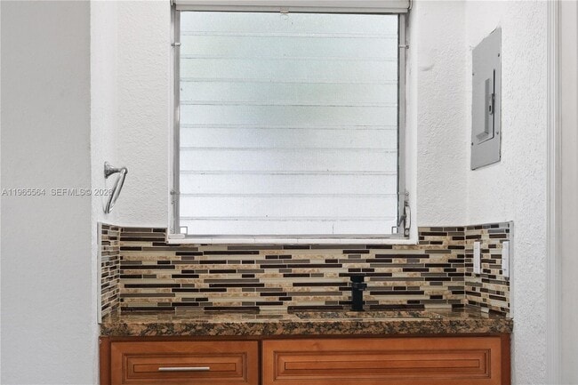 Photo - 1501 N 58th Ave