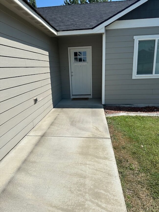 Photo - **Charming 3-Bedroom Home - Ready for You!**