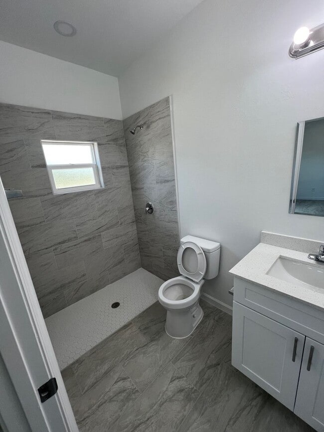 Photo - Brand-New Cozy 2BR/2BA Home- Prime Lake Placid Location