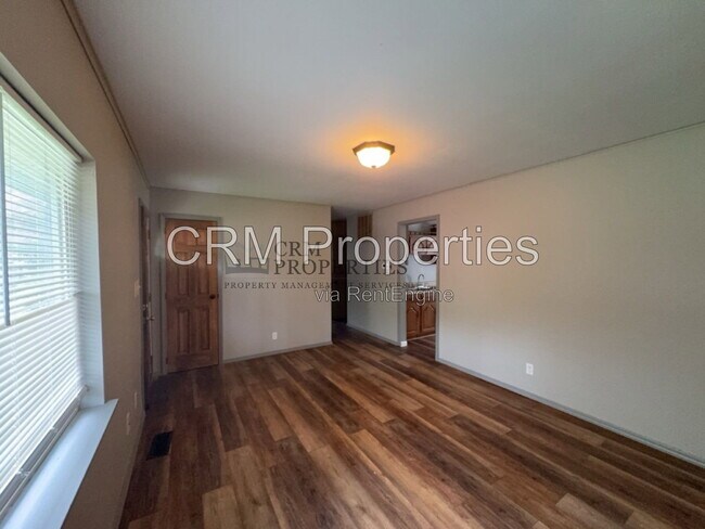 212 Southlea Dr