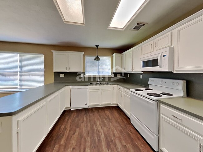 Photo - 149 Bristol Bend Ln