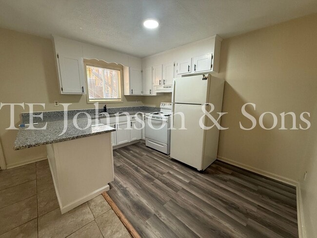 Photo - 1506 Oakshire-Water Included Unit 1506 Oakshire A