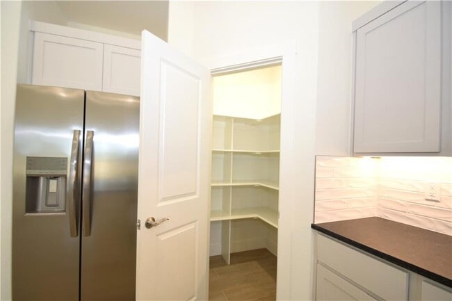 Photo - 460 Azurite Rd