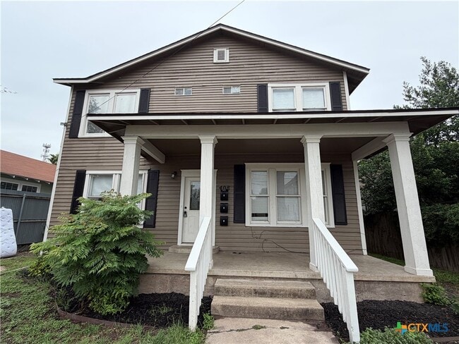 Building Photo - 408 E North St Unit Dwnstrs