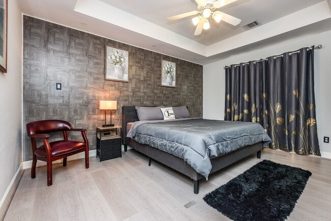 Photo - 9715 Riddlewood Ln