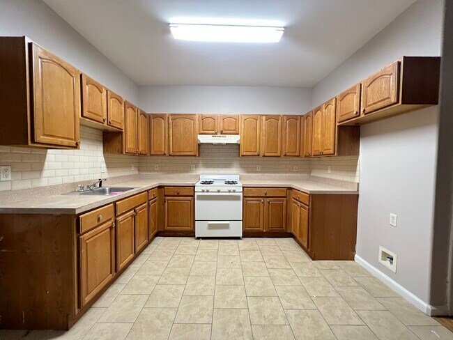 481 Communipaw Ave 2 - 488 Communipaw Ave Unidad 1