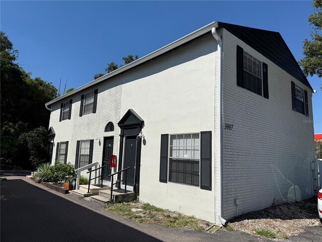 Building Photo - 3007 S Manhattan Ave