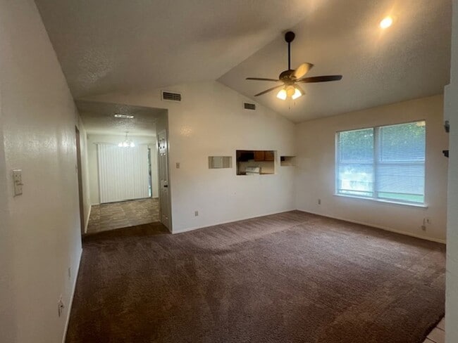 Photo - 2013 Dickens Dr