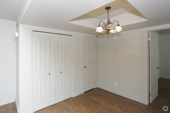 Dining Room - Holladay Grove