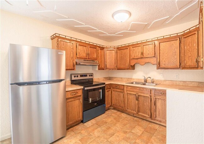 Photo - 40 Glenview Dr