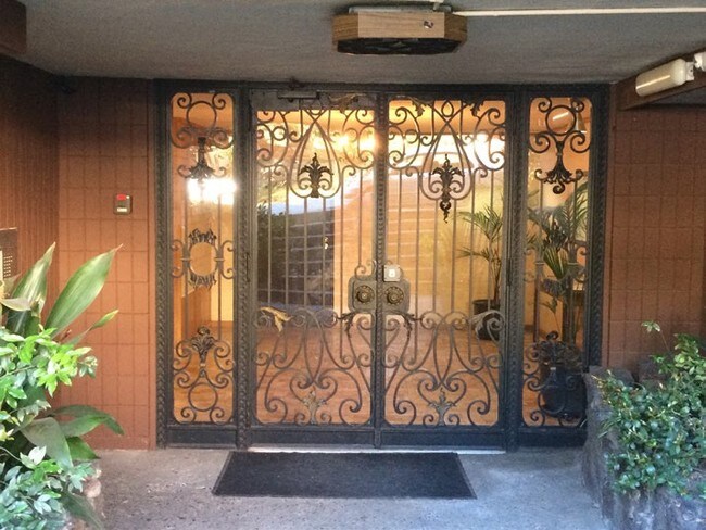 Photo - 375 Bellevue Ave