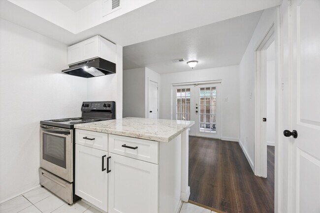 Photo - 1938 Upland Dr