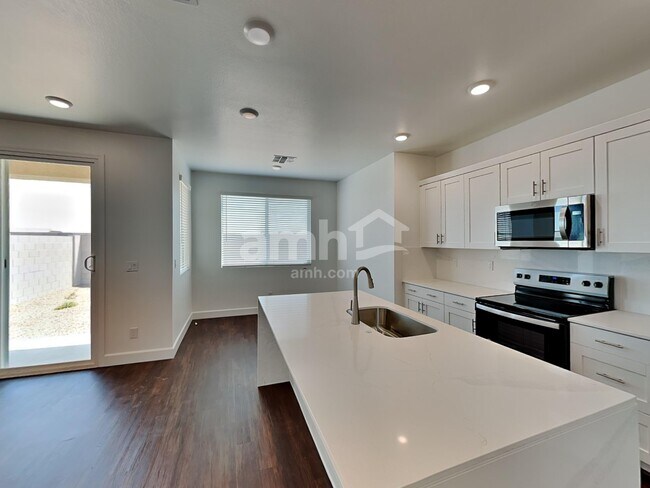 Photo - 17165 W Lawrence Ln